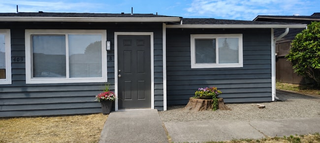 Building Photo - 409 23rd St SE Unit #A