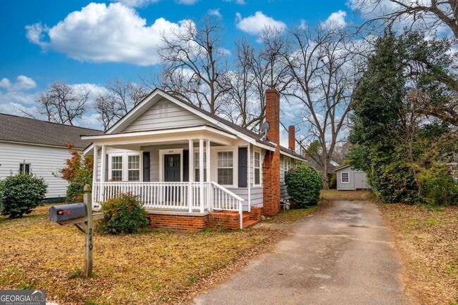 Photo - 240 Boulevard