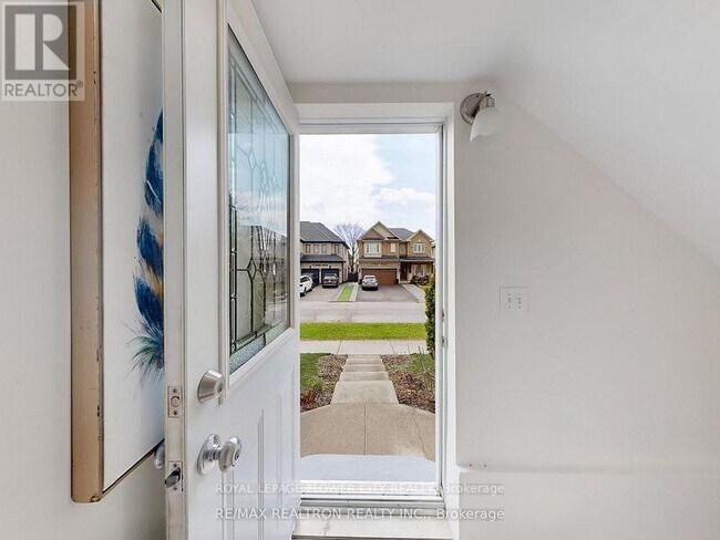 Photo - 60 Colombo Crescent
