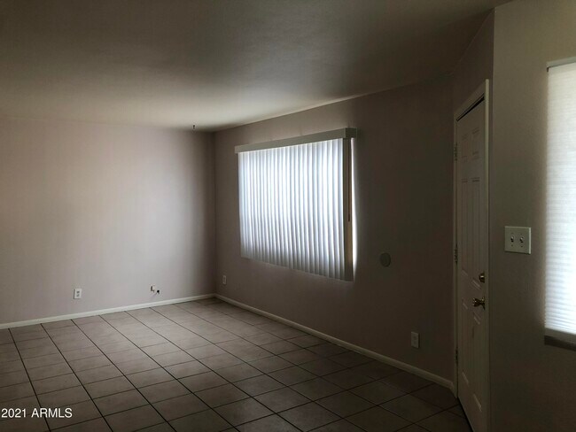 Photo - 1138 W Dragoon Cir