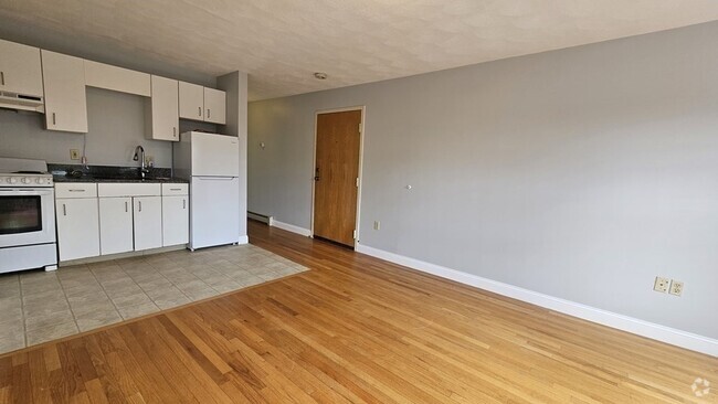 Building Photo - 73 River St Unit 4B Rental