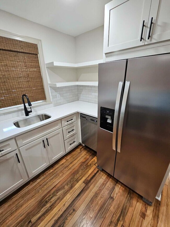 Photo - 152 E Orange St