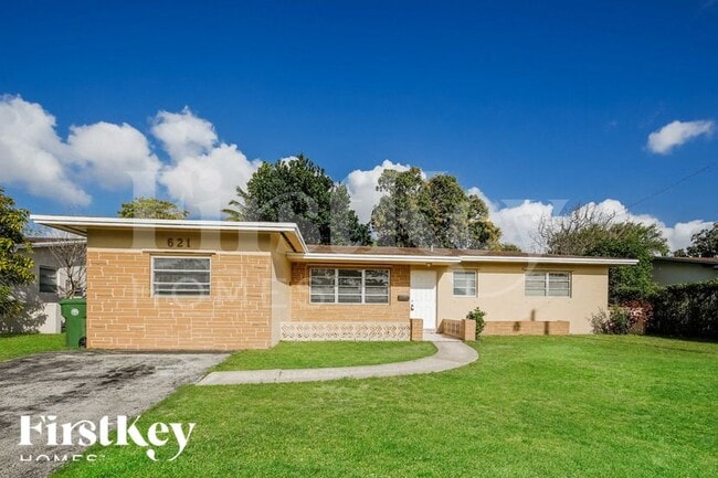 Building Photo - 621 SW 69th Terrace
