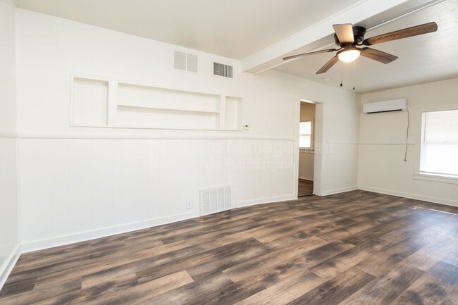 Photo - 1160 S Richmond Ave