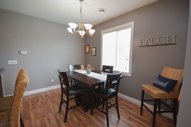 Photo - Beautiful Boulder Ridge end unit townhome ...