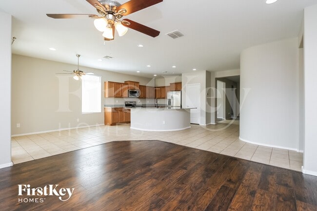 Photo - 925 W Danish Red Trail