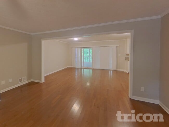 Photo - 245 Bentley Way