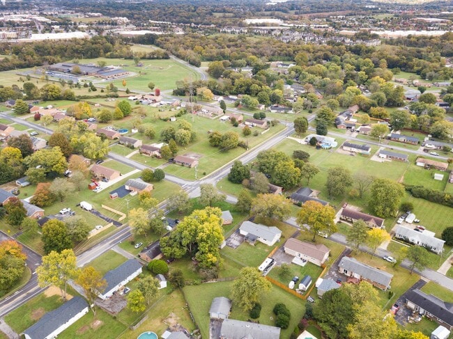 Photo - 202 Raindrop Ln