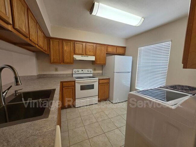 5202 Sunridge Palms Dr