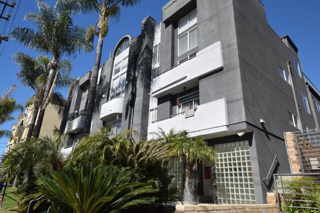 Photo - 11315 Moorpark St Apartment Unit 101
