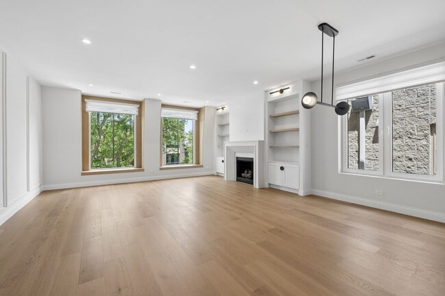 Building Photo - 3739 N Clifton Ave Unit #3