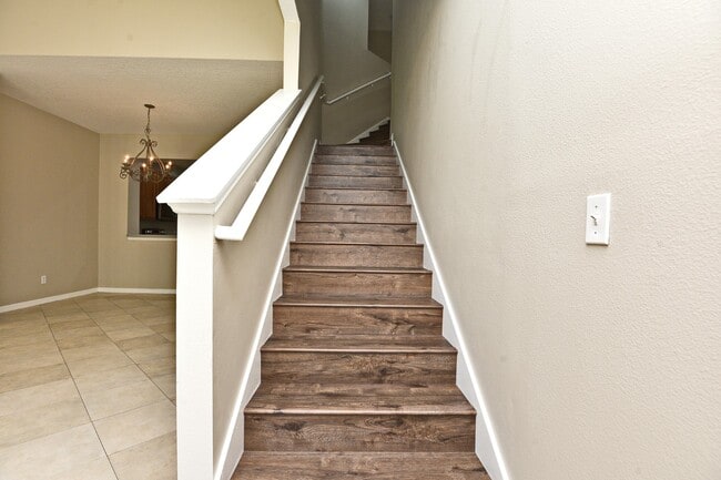 Photo - 1226 Sandstone Run