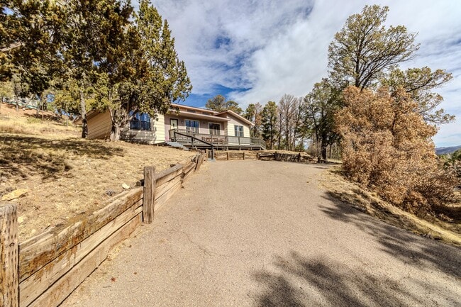 Photo - 202 Warwick Dr