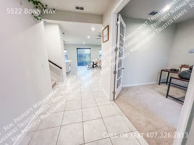 Photo - 5522 Bonn Way