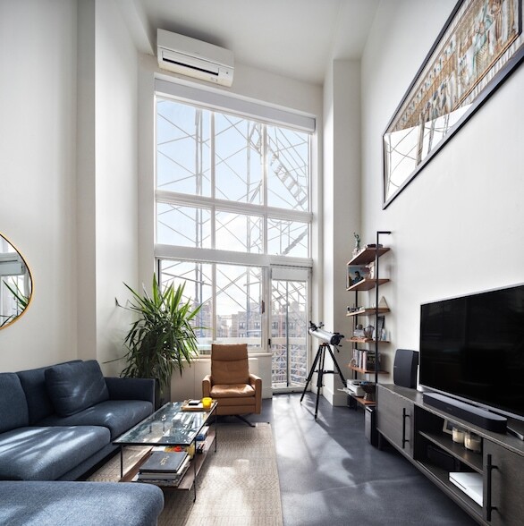 Building Photo - 201 W 72nd St Unit 15N