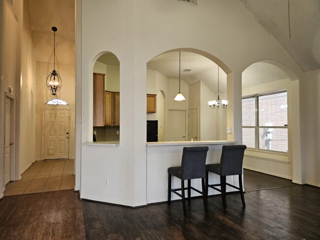 Photo - 2719 Whitinham Dr