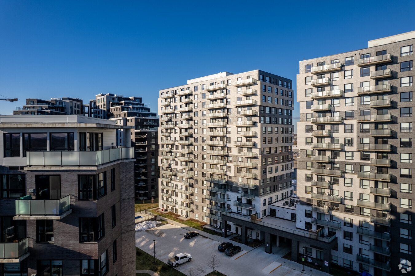 EQ8 Apartments EQ8 Apartments - EQ8 Apartments EQ8 Apartments