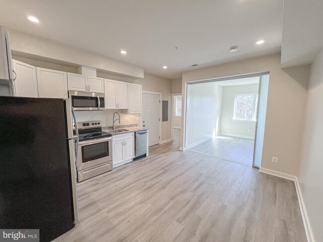 Building Photo - 845 Upshur St NW Unit 3B