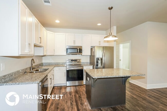 Photo - 136 Hartsville Ct