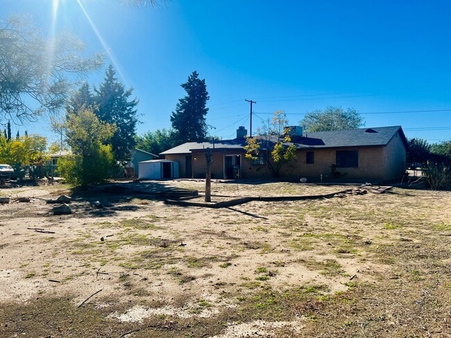 Photo - 3 bedroom 2 bathroom Home in the City of Hesperia!