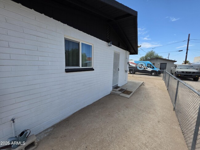 Photo - 574 S Park St