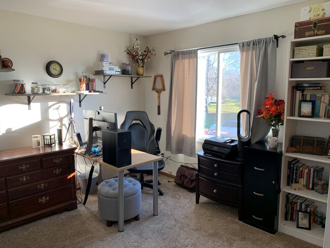 Photo - 8333 144th St W