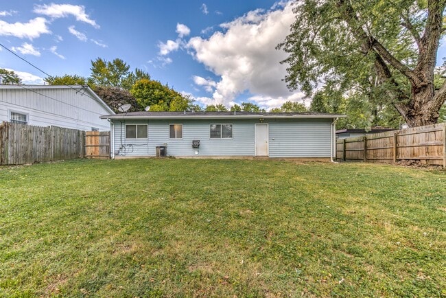 Photo - 18 Redwood Dr