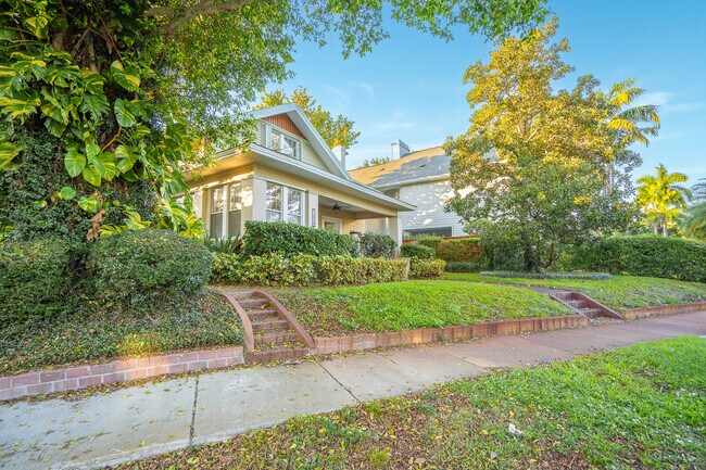 Photo - 1234 Beach Dr NE