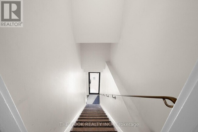 Photo - 948 Simcoe St N Unit A