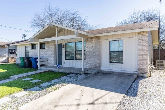 Photo - 8016 Landing Ave