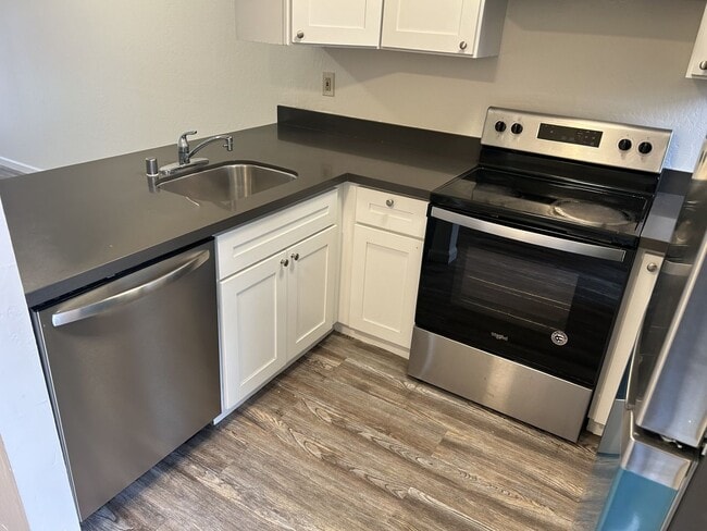 Photo - NB 463 Unit 8