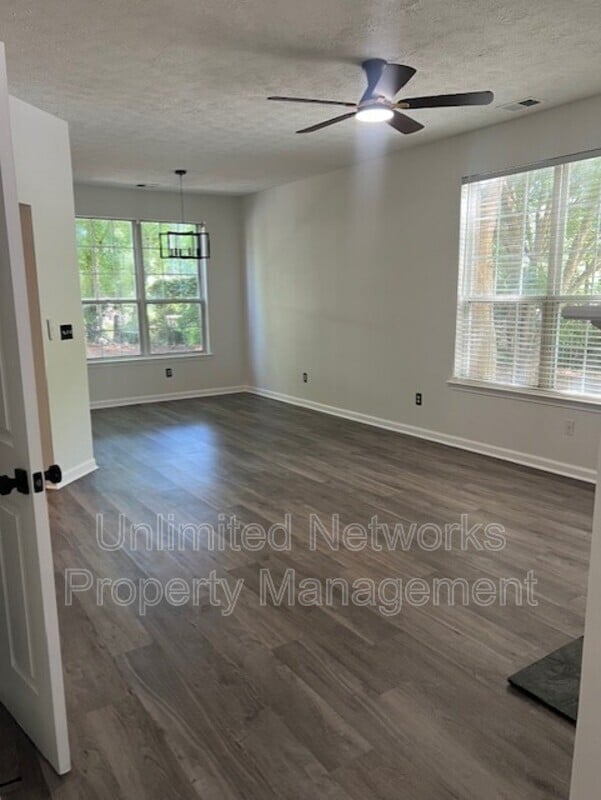 Photo - 5895 Terremont Cir