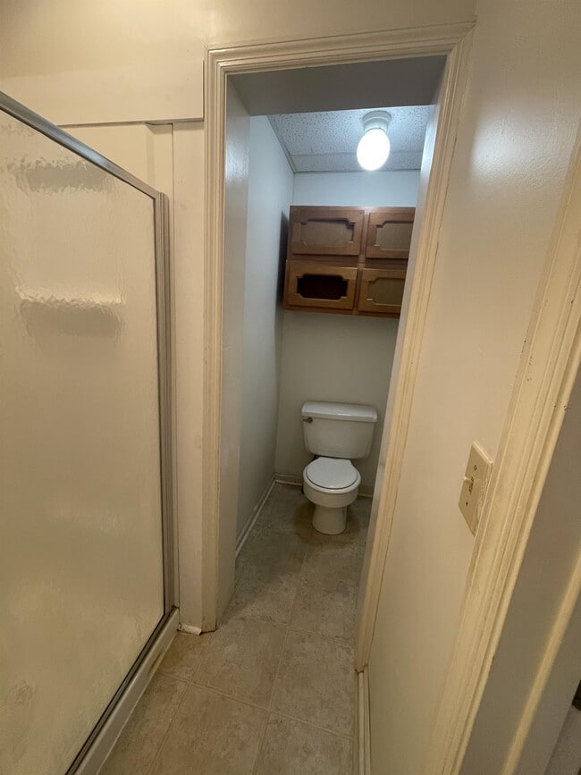 Building Photo - 416 E 2nd St