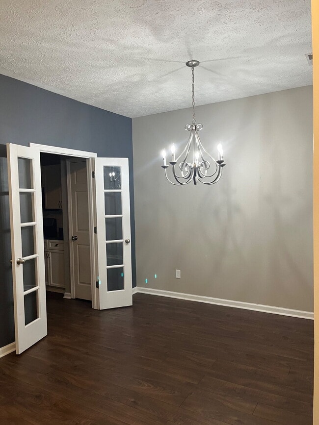 "Spacious 3-Bedroom Townhouse Retreat with Fireplace & Hardwood Floors in Antioch!"