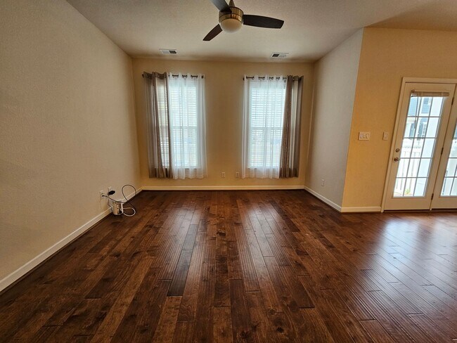 Photo - JOLLIFF LANDING