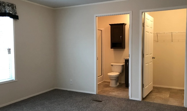Photo - 25188 Au Lac Dr N