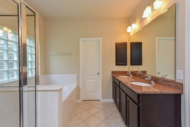 Building Photo - 18 Wood Drake Place