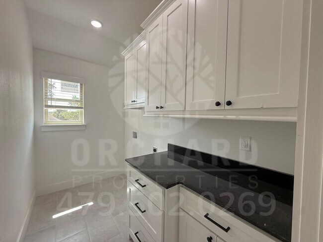 Photo - 3 Clackmannan Ln