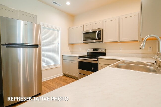 Photo - 2 Bed/2.5 Bath Townhome
