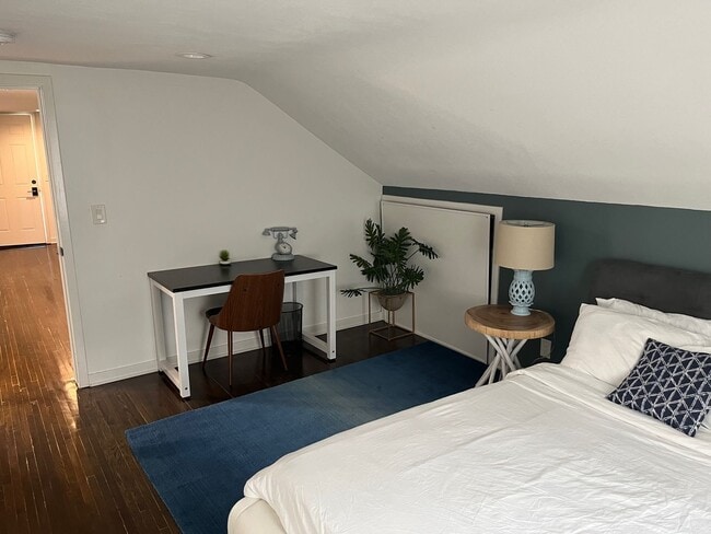 Photo - Three Pearls Unit A