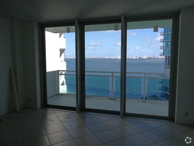 Building Photo - 3301 NE 5th Ave Unit 1106 Rental
