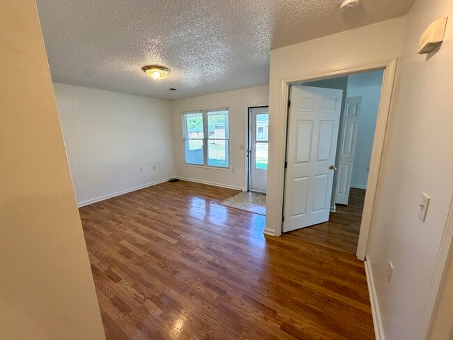 Photo - 19 Driftwood Cir