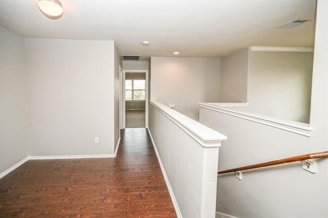 Photo - 6431 Calgary Woods Ln