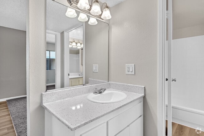 2BR, 1BA - 852SF - Bathroom
