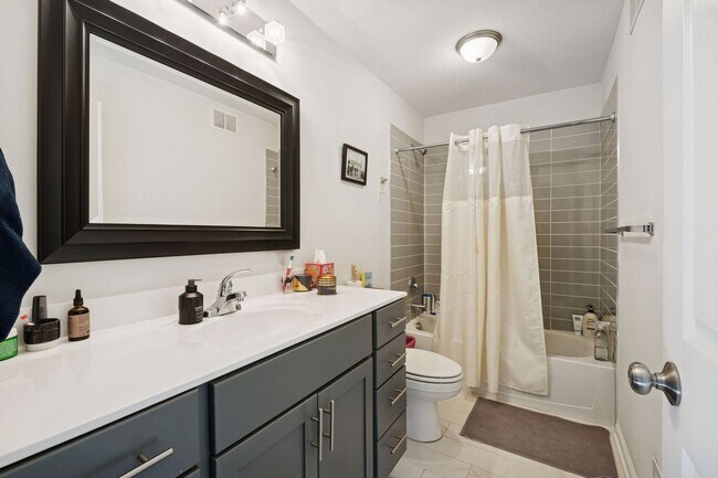 Photo - 2449 Lyndale Ave S Unit 1