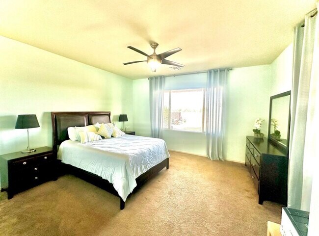 Photo - 1145 E Madera Grove Ln