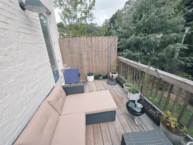 Photo - 8020 Linfield Way