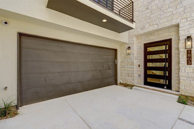 Photo - 1803 Dunlavy St