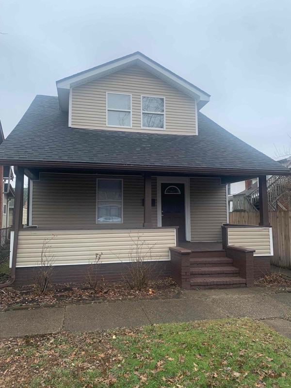 Photo - 813 11th St W