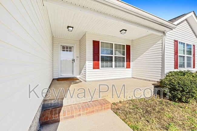 Photo - 122 Oakwood Dr